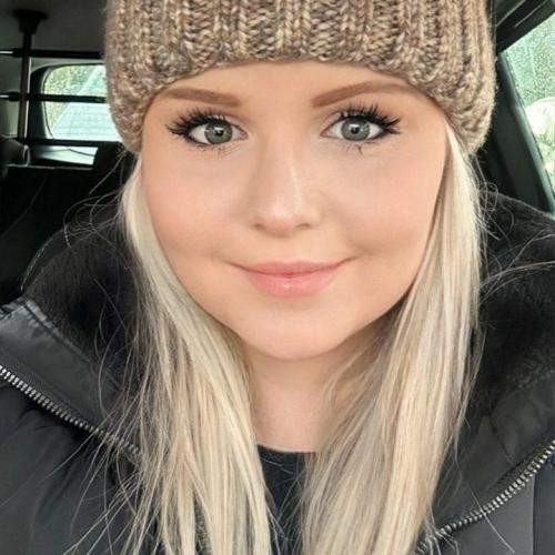 Mä taidan olla pikkuisen liian tuhma nainen